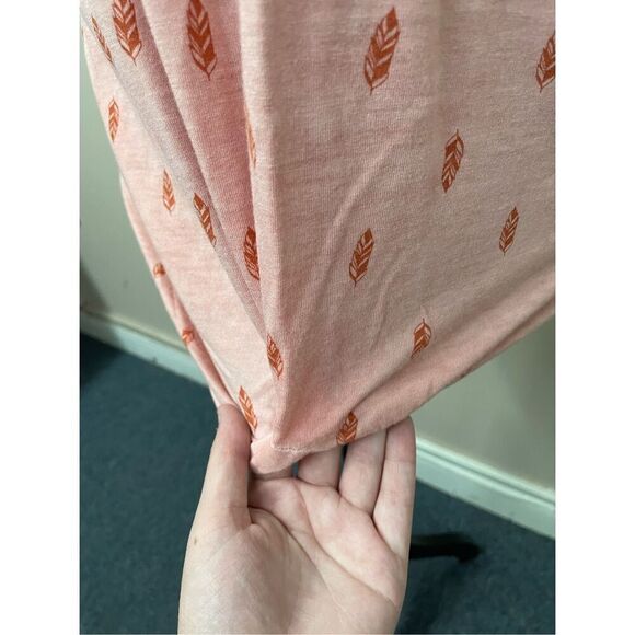 Dantelle Pink Feather V-Neck Blouse Size Large - Picture 2 of 7